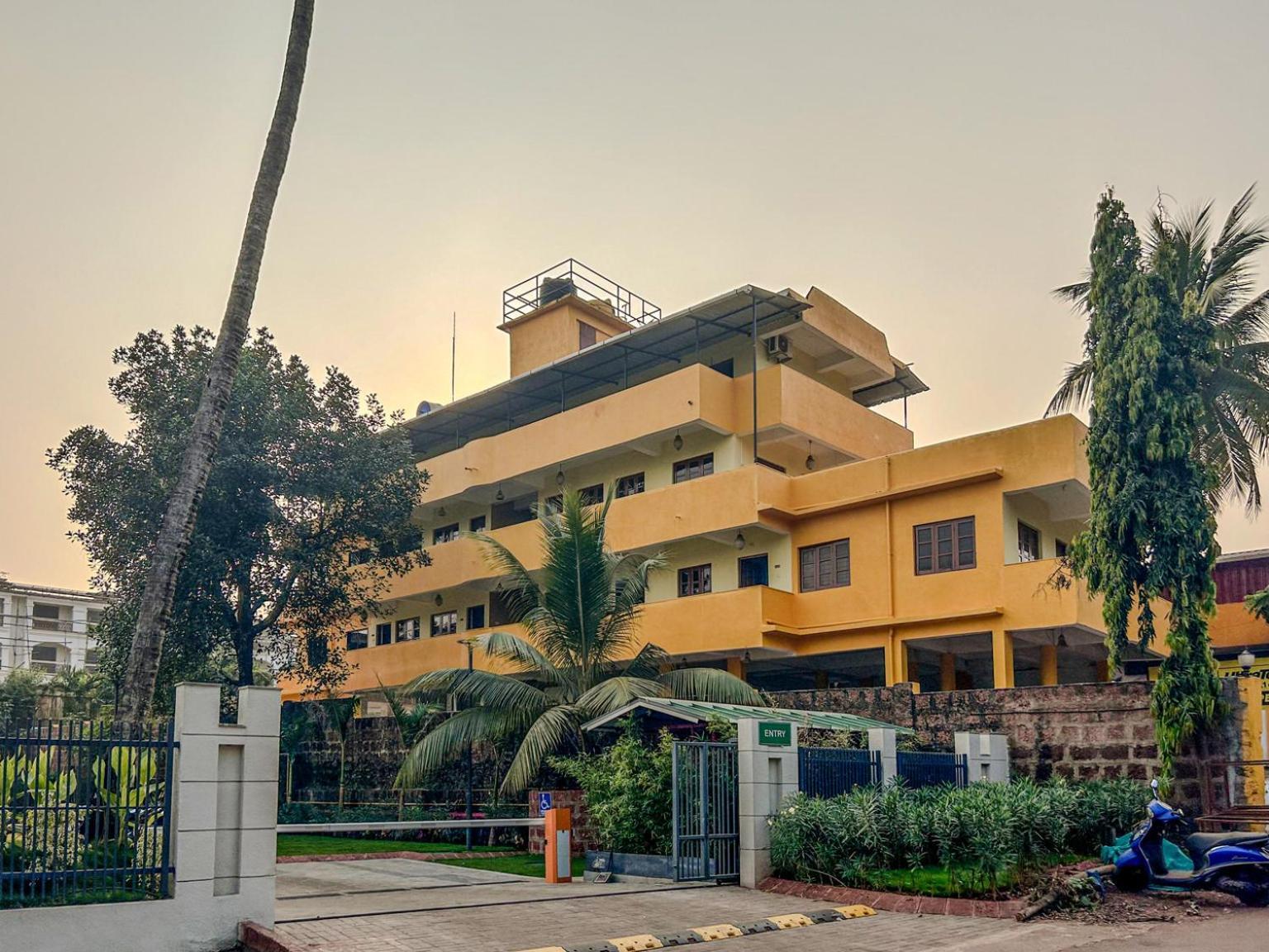 La Costa Residency 호텔 안주나 외부 사진